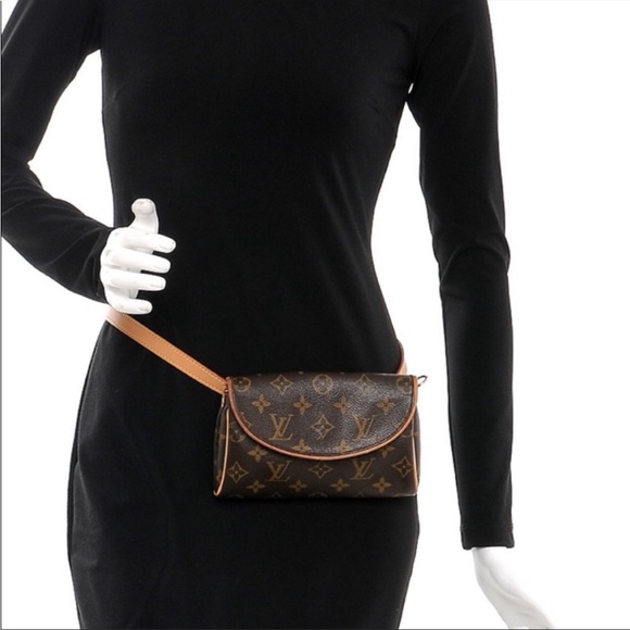 Louis Vuitton - Picture 1 of 11